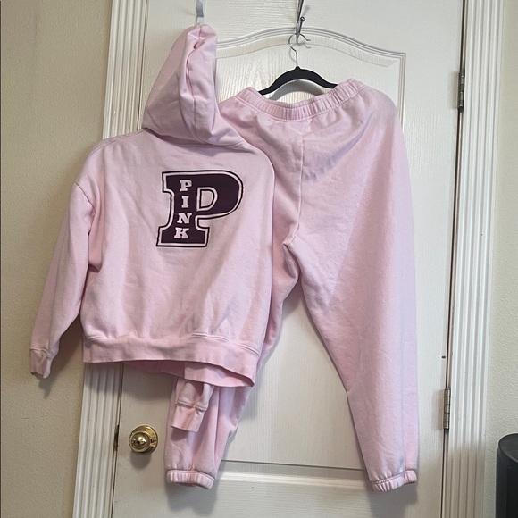PINK vs Logo Hoodie, Sweatpants, and T-Shirt Set - Picture 4 of 8